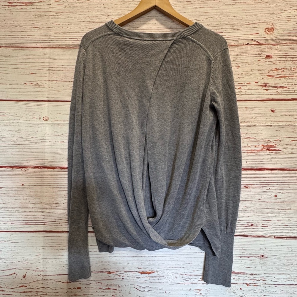 Lululemon Bring It Backbend Sweater in Heathered Medium Grey Sz 6 - Picture 10 of 10